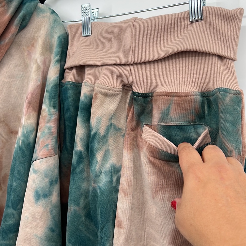 297. Hem & Thread Anthro Tie Dye Hooded Sweatshirt/Sweatpant Set NWT - Picture 8 of 11